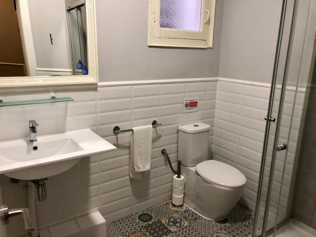 Hostal Medea Barcelona Guest house